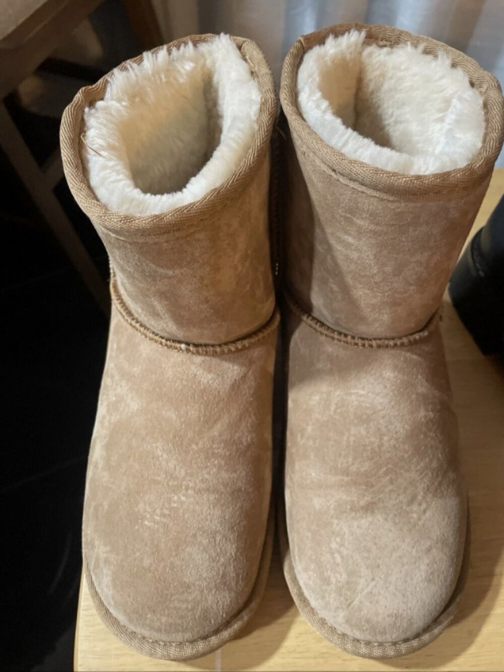 LAMO Classic Boots/ Bootie Chestnut Brown Suede, Fur Llined Boot Women's SZ 7